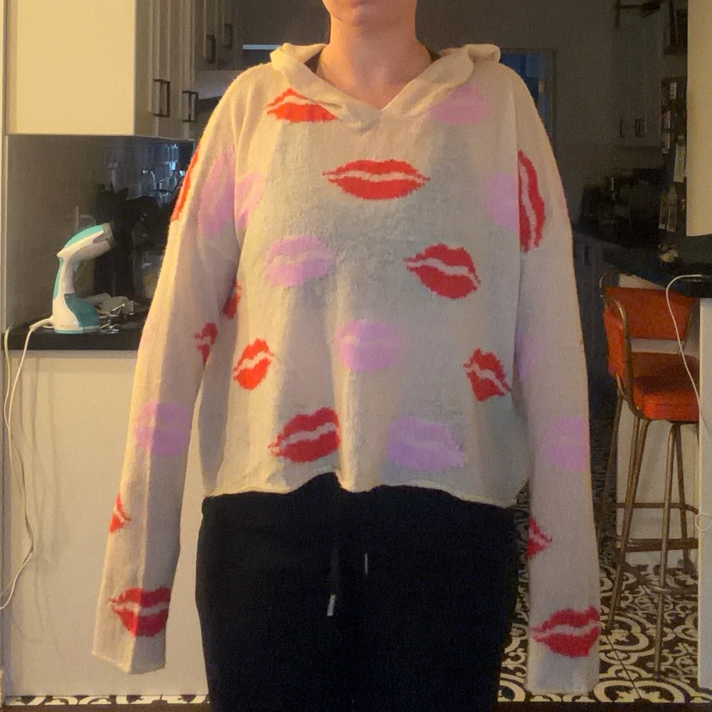 Wildfox Cream Hooded Sweater with Red and Pink Lip Motif - Picture 10 of 14